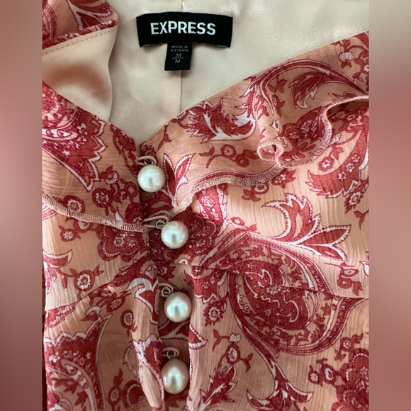 Express lined paisley camisole with 4 pearl buttons💕 - Picture 2 of 3